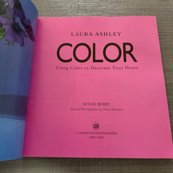 Laura Ashley - Color (paperback) - Picture 3 of 4